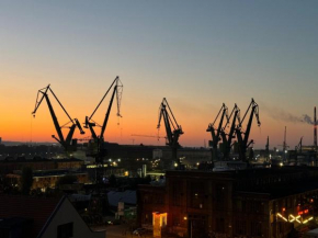 Crane Panorama Apartment